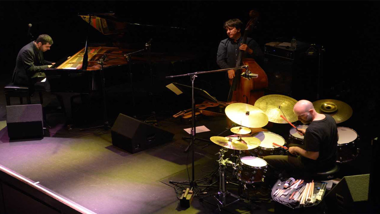 Andre Mehmari Trio